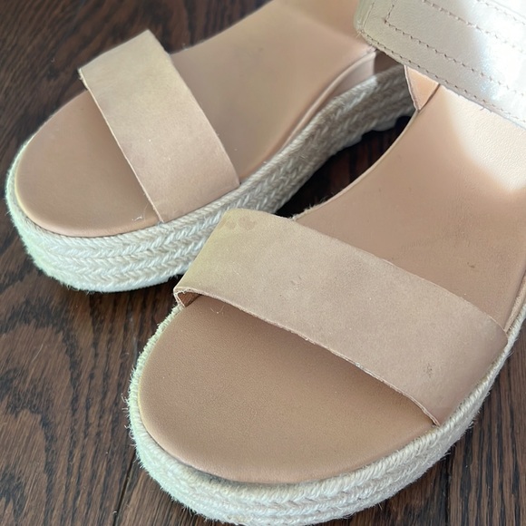 Sorel Women's Cameron Flatform Sandal - Picture 5 of 8